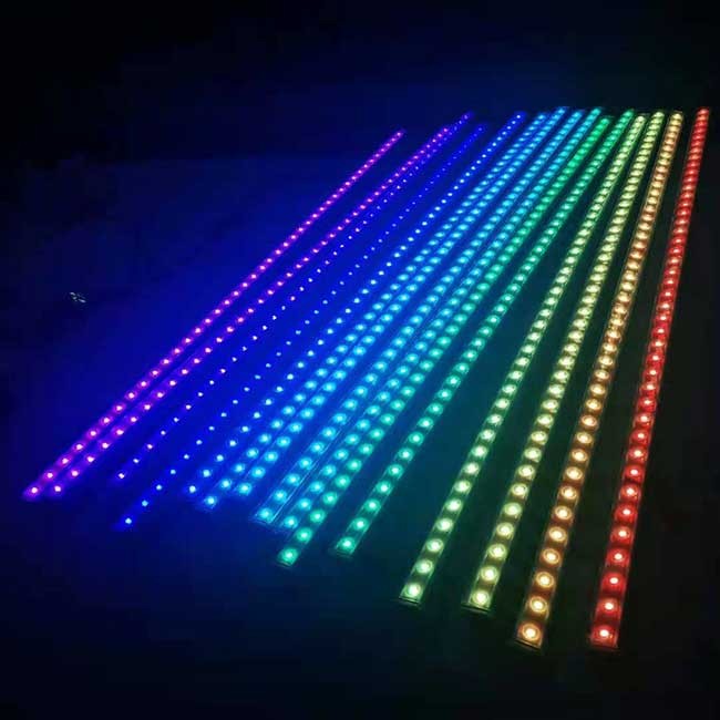 Линейный фасадный LED светильник RGB